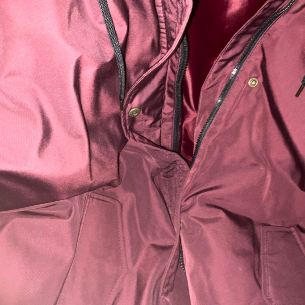 Old Navy like EUC new XL Winter jacket with faux fur hood for ski snow rain cold - Picture 10 of 11
